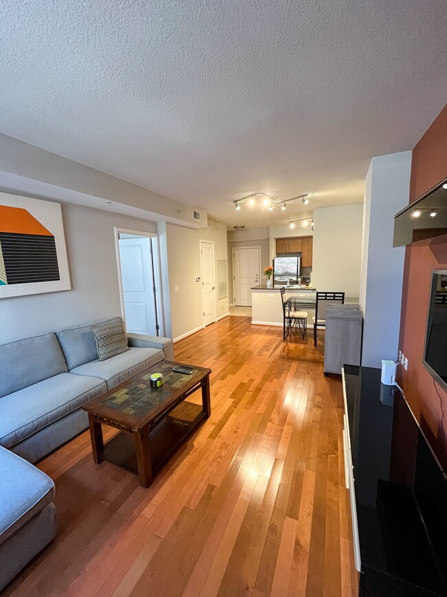 Foto del edificio - 1021 N Garfield St