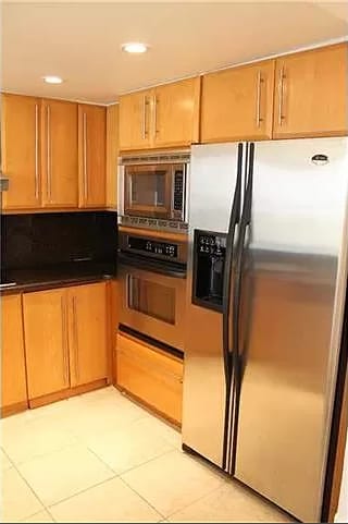 Kitchen - 600 NE 36th St