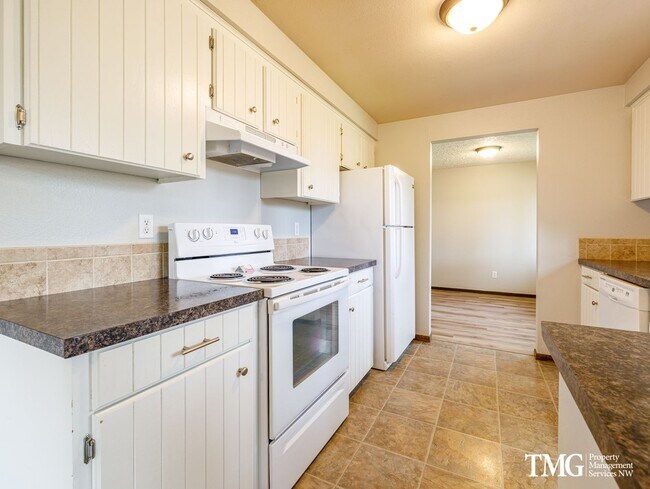 Foto del edificio - Great 3BD Ranch-Style Home with Vintage Ch...