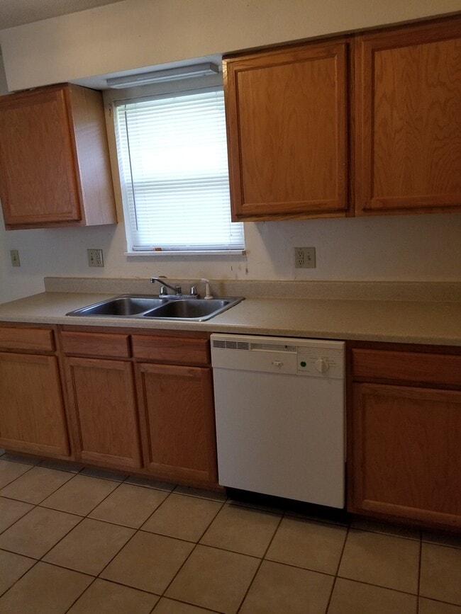 Foto del edificio - 717 Demaret Dr