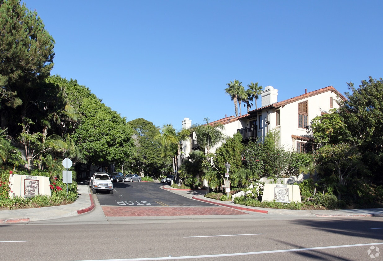 Villas Mallorca Apartments in La Jolla, CA