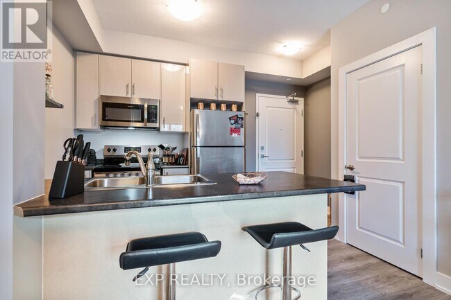 Building Photo - 125 Shoreview Pl