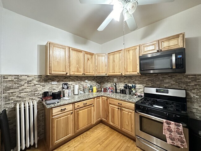 Foto del edificio - 6302 N Glenwood Ave