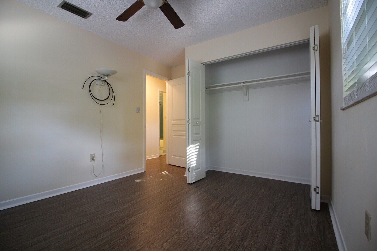 Back bedroom. - 1536 SE 27TH ST, D