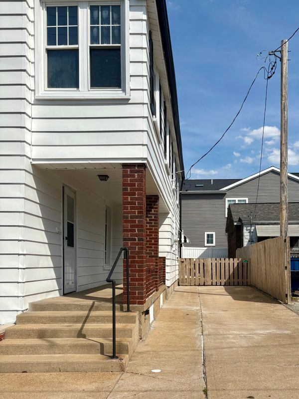 Foto del edificio - 1928 Macklind Ave