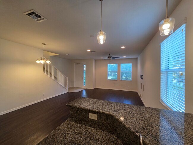 Foto del edificio - 1102 Dakota Dr