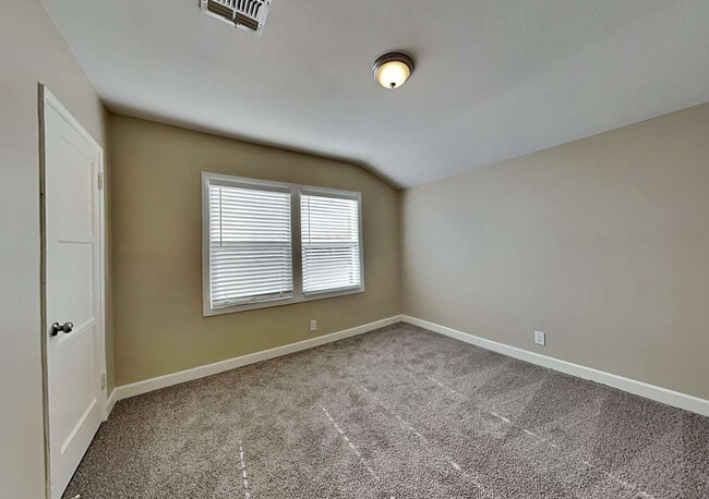 Foto del edificio - 6953 Donna Ave