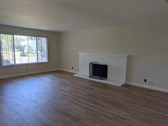 Building Photo - 1825 Blue Spruce Ct