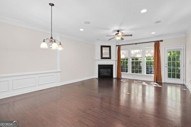 Foto del edificio - 318 Ardmore Ct NW