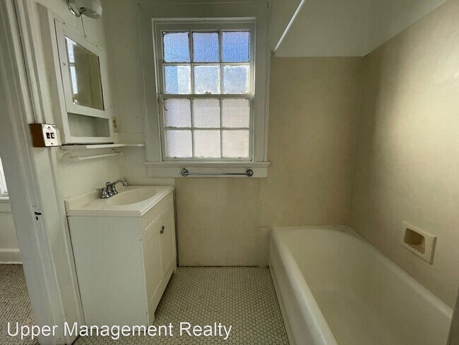 Foto del edificio - 1 br, 1 bath Apartment - 615 Exposition Bo...