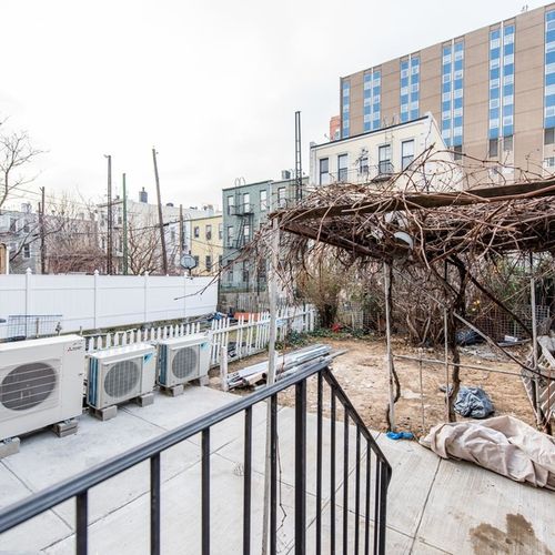Building Photo - 385 Himrod St