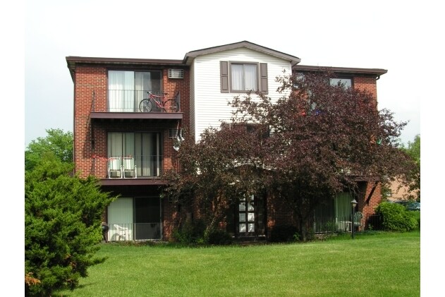 Building Photo - 613 W 65th St