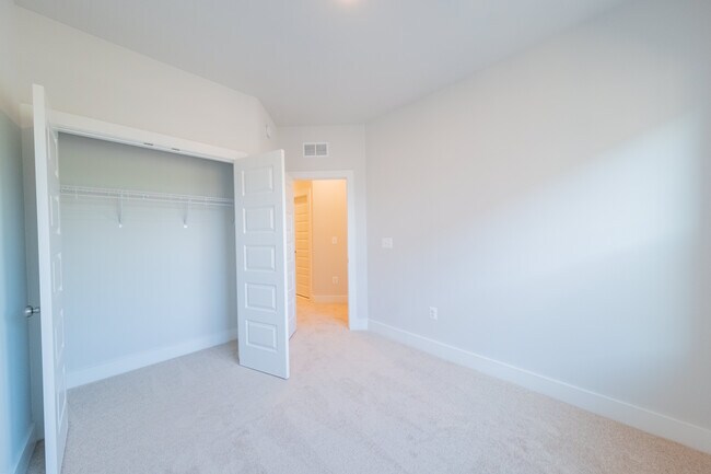 Building Photo - 9935 Golden Trout Ln