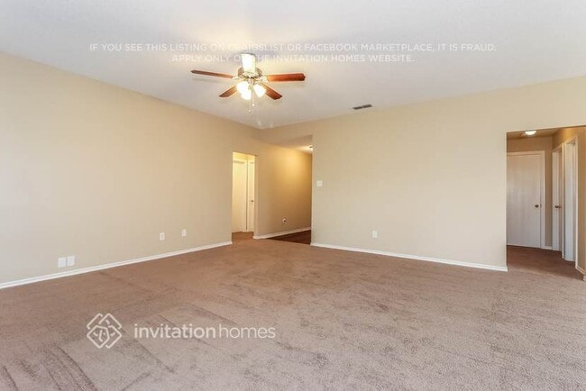 Building Photo - 659 NW Summercrest Blvd