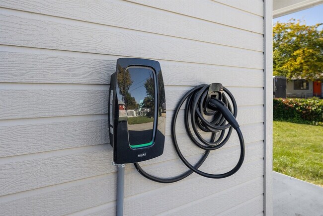 Foto del edificio - 2624 S Virginia Ave