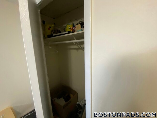 Building Photo - 19 Brighton Ave