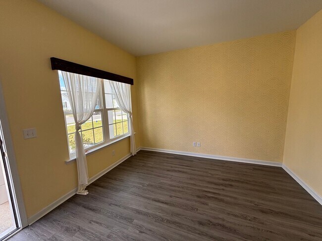 Foto del edificio - FOR RENT