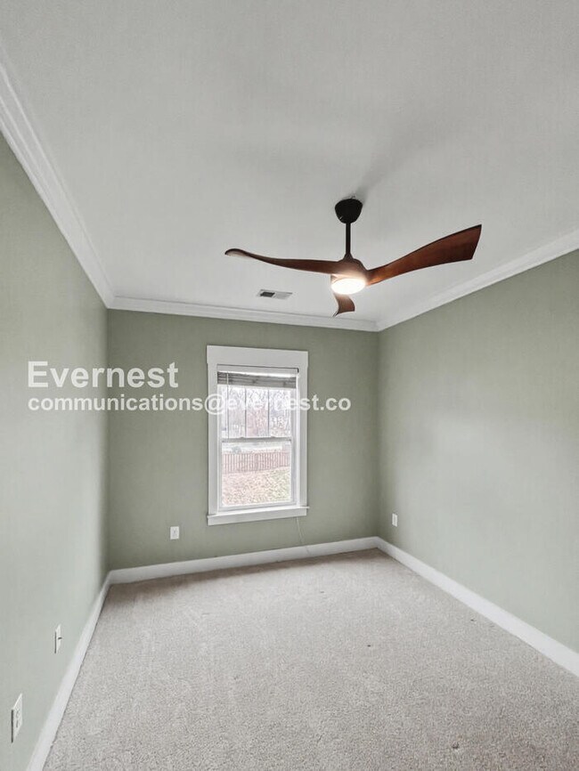 Foto del edificio - 1306 Pillow St