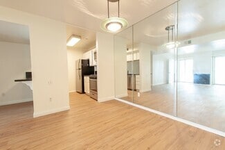 Building Photo - 10960 Ashton Ave