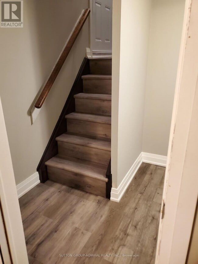 Building Photo - 830 Zator Ave