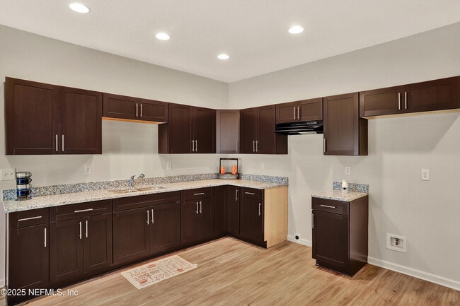 Building Photo - 6033 Carolines Ct