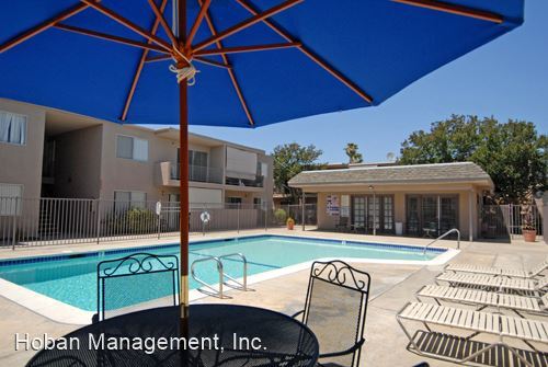 Foto del edificio - 320 Shady Ln