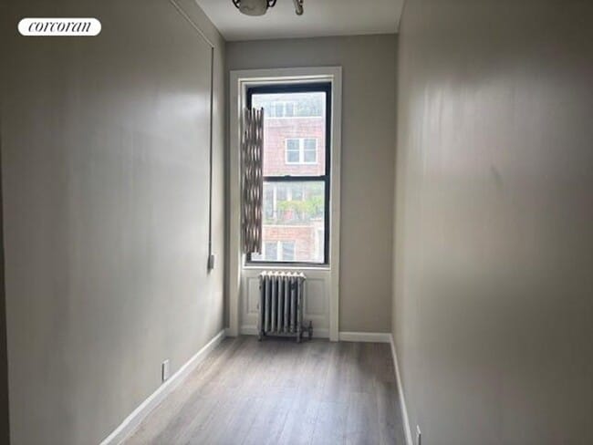 Building Photo - 140 W 75th St