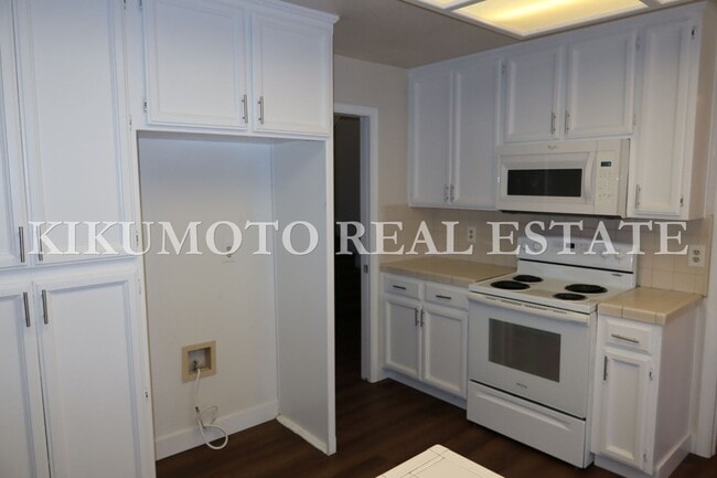 Foto del edificio - 3 Bedrooms, 2 1/2 Baths Half-plex in the P...