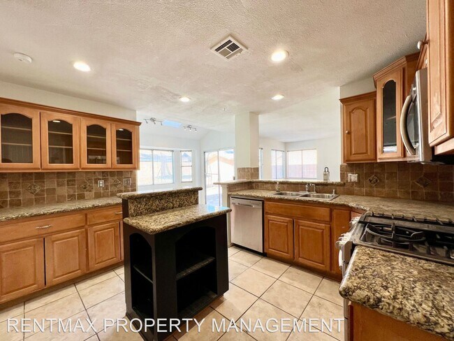 Foto del edificio - 3 br, 2.5 bath House - 323 SALINAS DR