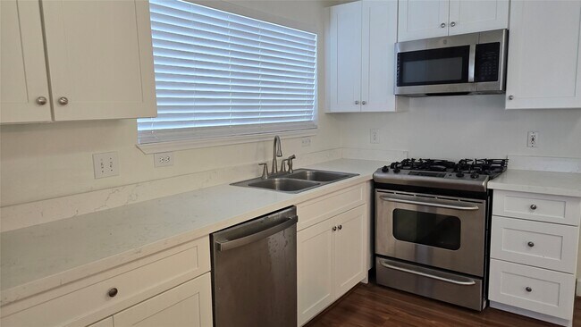 Building Photo - 9707 Farrell Dr