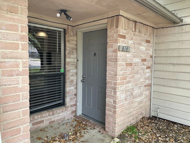 Foto del edificio - Available for JULY 2025 Move In!! 2 Bed/2 ...