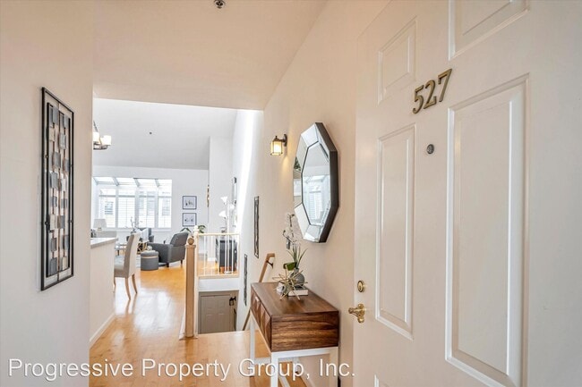 Building Photo - 2 br, 2 bath House - 2075 Sutter Street Un...