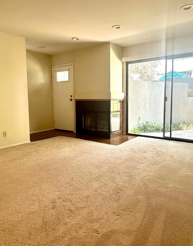 Foto del edificio - 2491 Chandler Ave