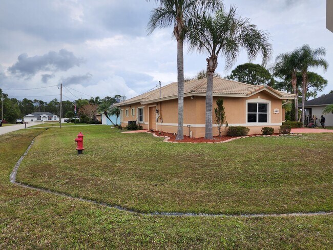 Foto del edificio - 6031 NW Flair Ct