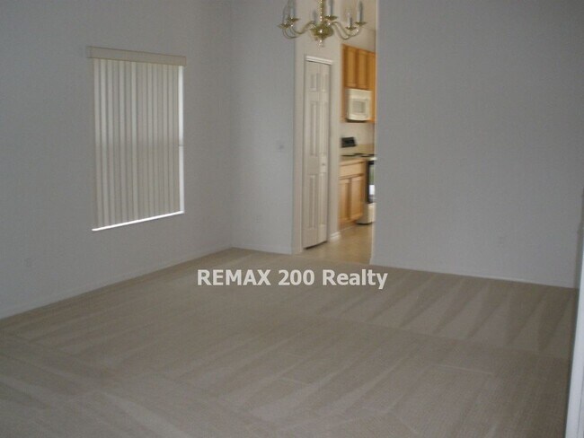 Foto del edificio - 2 Story Single Family / Stoneybrook East