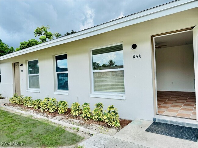 Foto del edificio - 844 96th Ave N
