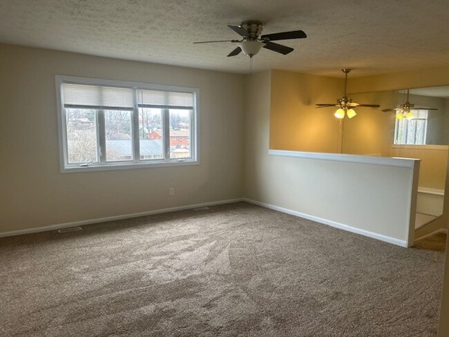 Building Photo - Tates Creek Split Foyer       260218