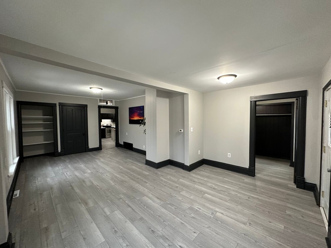 Primary Photo - Renovated 4 bed, 2 bath home for rent in D...