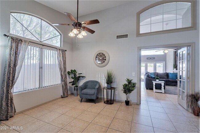 Building Photo - 4 Bedroom Home in the Heart of Ahwatukee for Rent