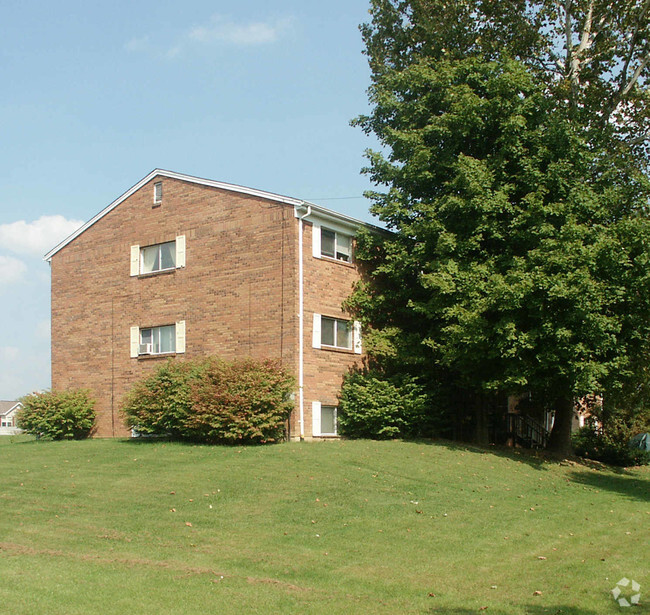 Building Photo - The Oaks Apartments