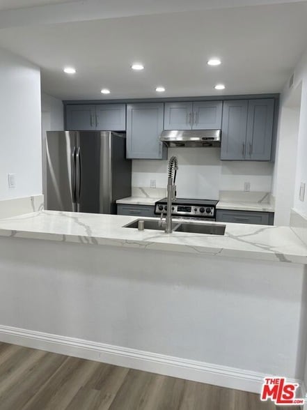 Foto del edificio - 600 W 9th St