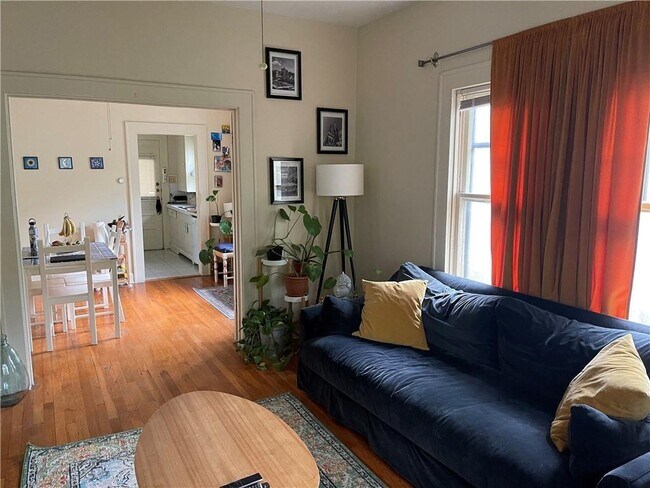 Foto del edificio - 707 Graham Pl