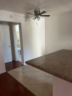 Foto del edificio - 305 N Vinedo Ave