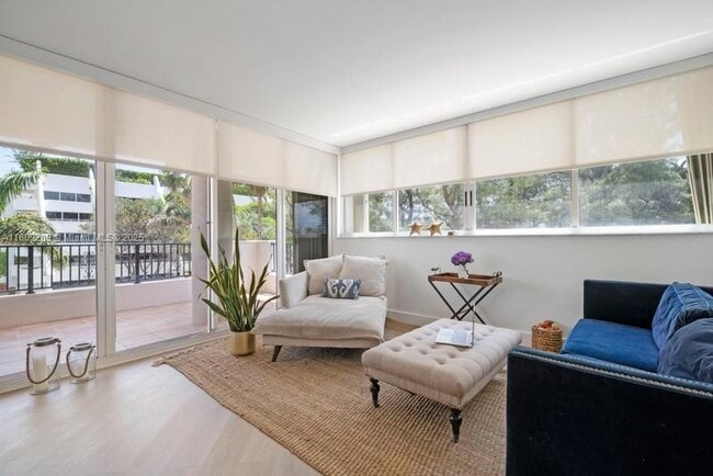 Building Photo - 6422 Collins Ave
