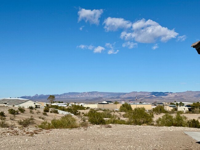 Building Photo - This home has EVERYTHING and is ready for you!