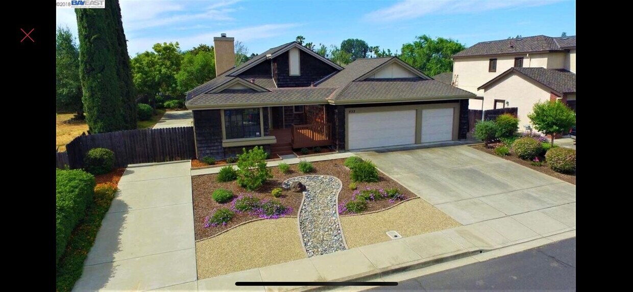 Primary Photo - 433 Hazelnut Dr