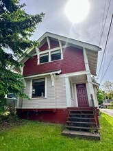 Building Photo - 310 Pine St