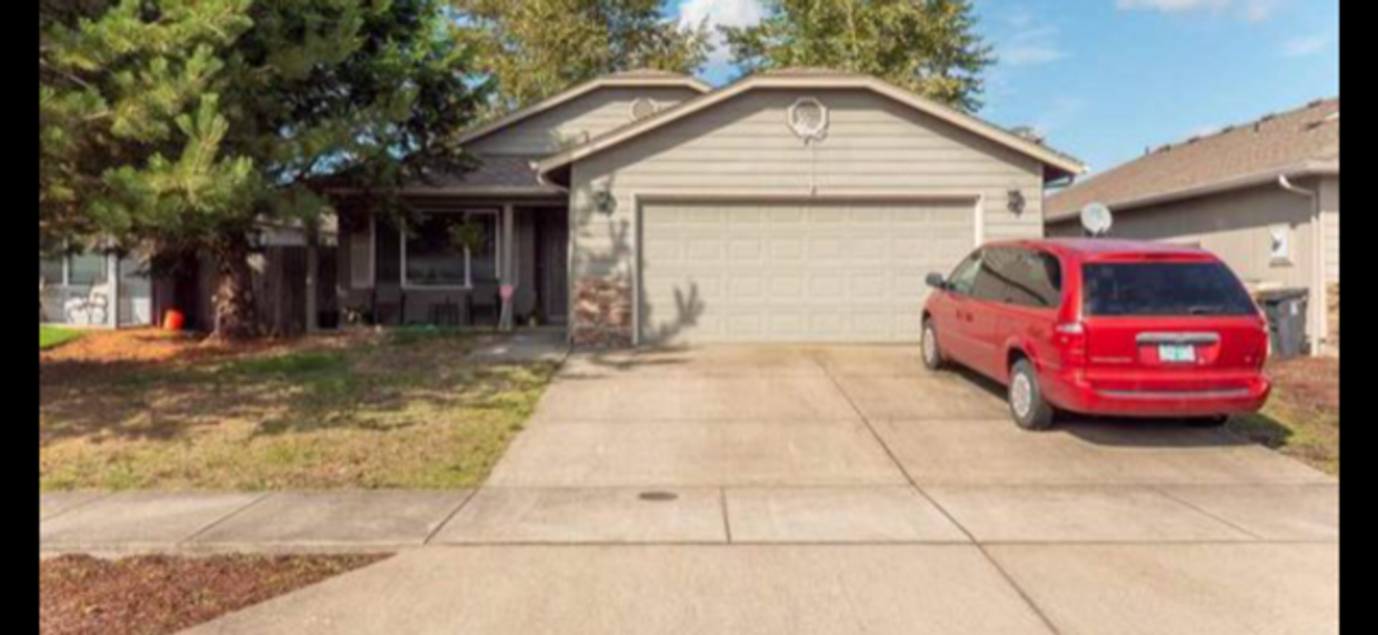 Primary Photo - Nice 3 bedroom 2 bath Albany home in Clove...