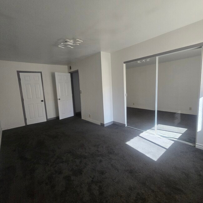 Foto del edificio - 5080 Indian River Dr