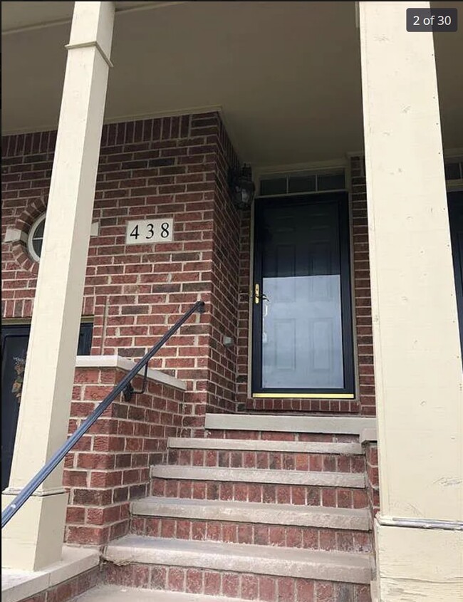 Foto del edificio - 438 Old Pine Way